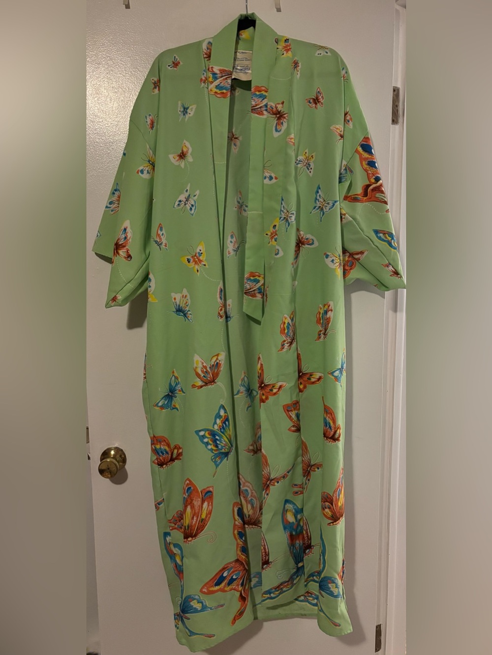 Vintage 1970s Mitsukiku Japanese Kimono with Butterfly Pattern